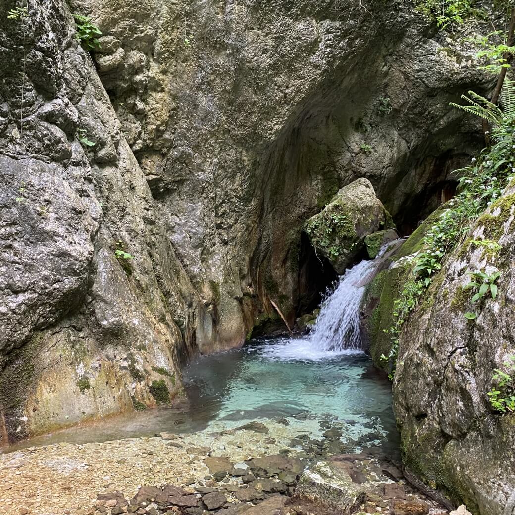 immagine buche di nese