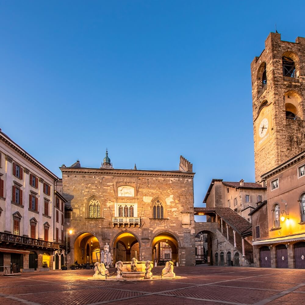 immagine piazza vecchia bergamo